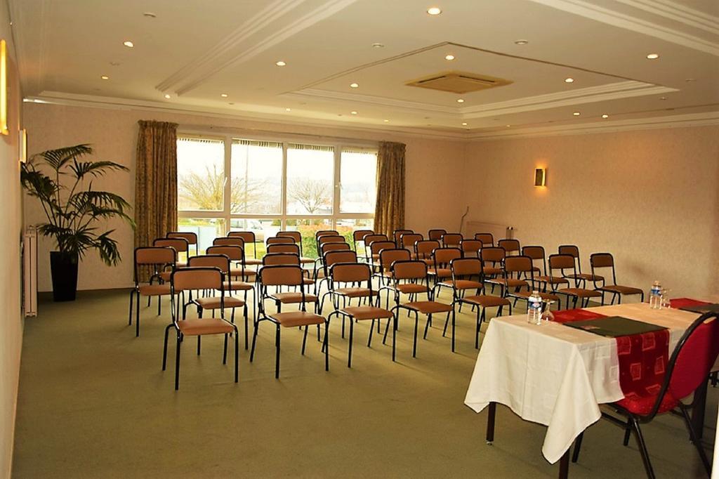 Hotel Altina Pacy-sur-Eure Eksteriør bilde