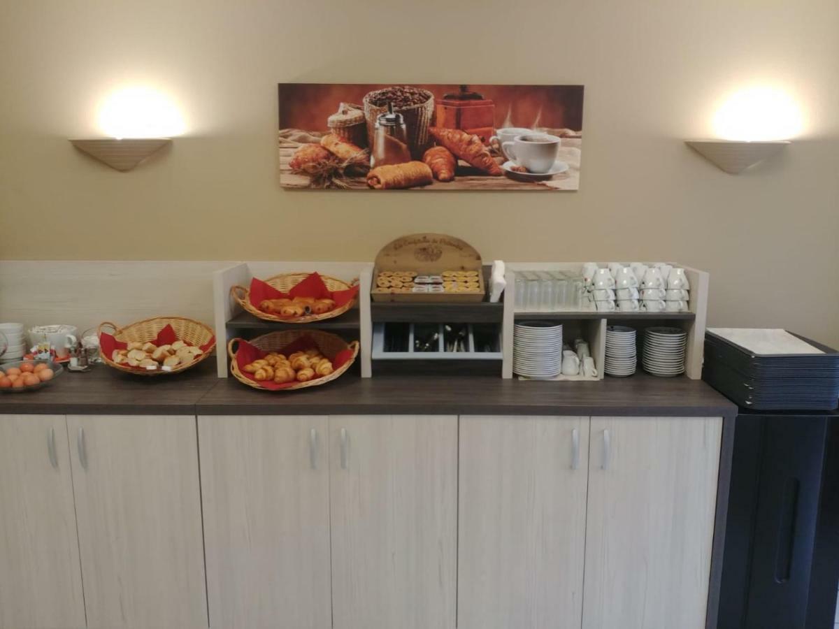 Hotel Altina Pacy-sur-Eure Eksteriør bilde